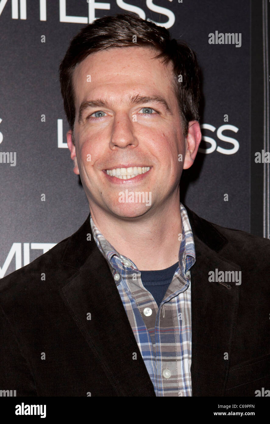 Ed Helms presso gli arrivi per un numero illimitato di Premiere, Arclight Hollywood, Los Angeles, CA 3 marzo 2011. Foto di: Emiley Schweich/Everett Collection Foto Stock