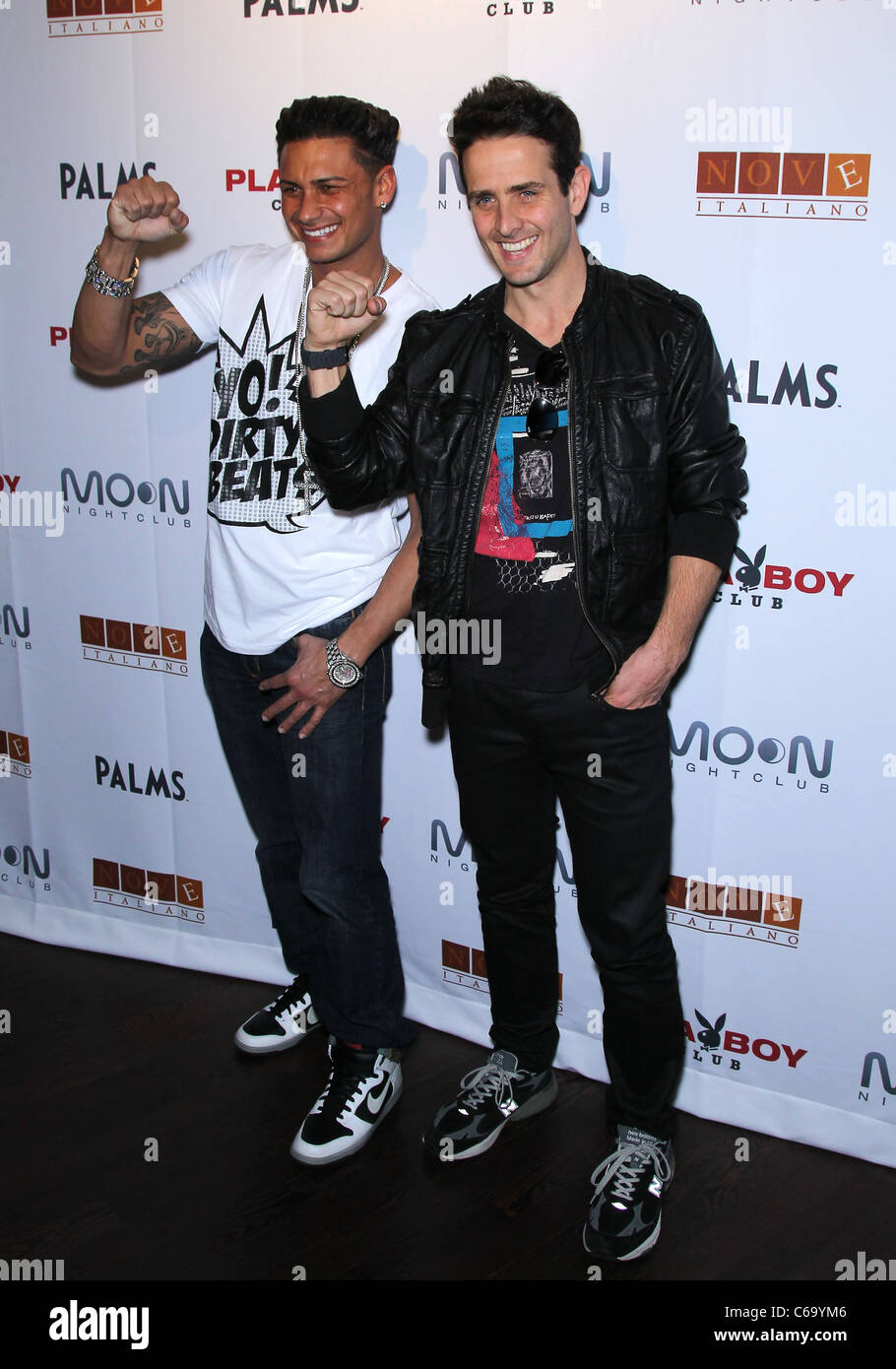 DJ Pauly D, Joey mcintyre di presenze per DJ Pauly D alla luna, Luna Nightclub del Palms Casino Resort di Las Vegas, NV Febbraio 12, 2011. Foto di: MORA/Everett Collection Foto Stock