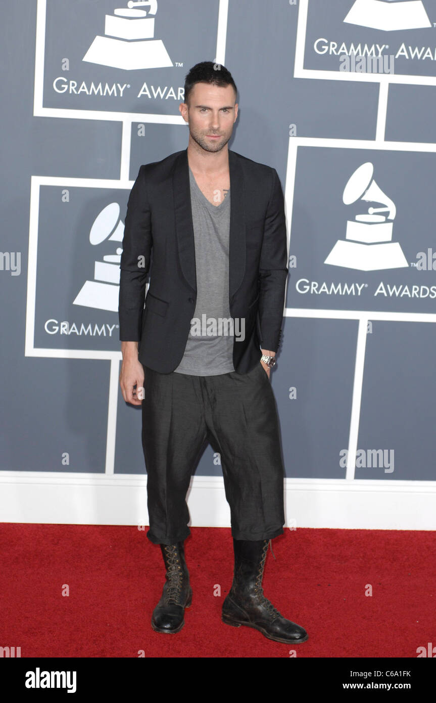 Adam Levine presso gli arrivi per la 53rd Annual Grammy Awards, Staples Center di Los Angeles, CA, 13 febbraio 2011. Foto di: Elizabeth Goodenough/Everett Collection Foto Stock