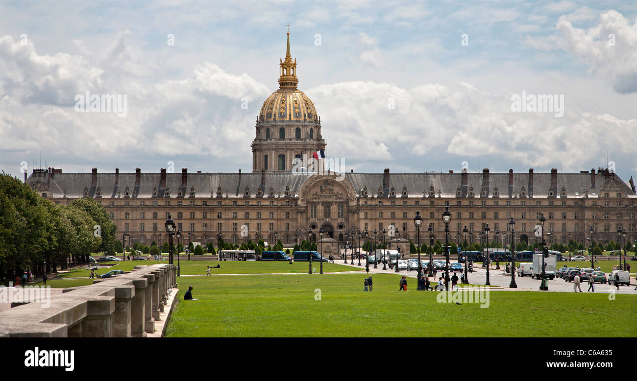 Parigi - Ecole Militaire e cupola della chiesa non valido Foto Stock