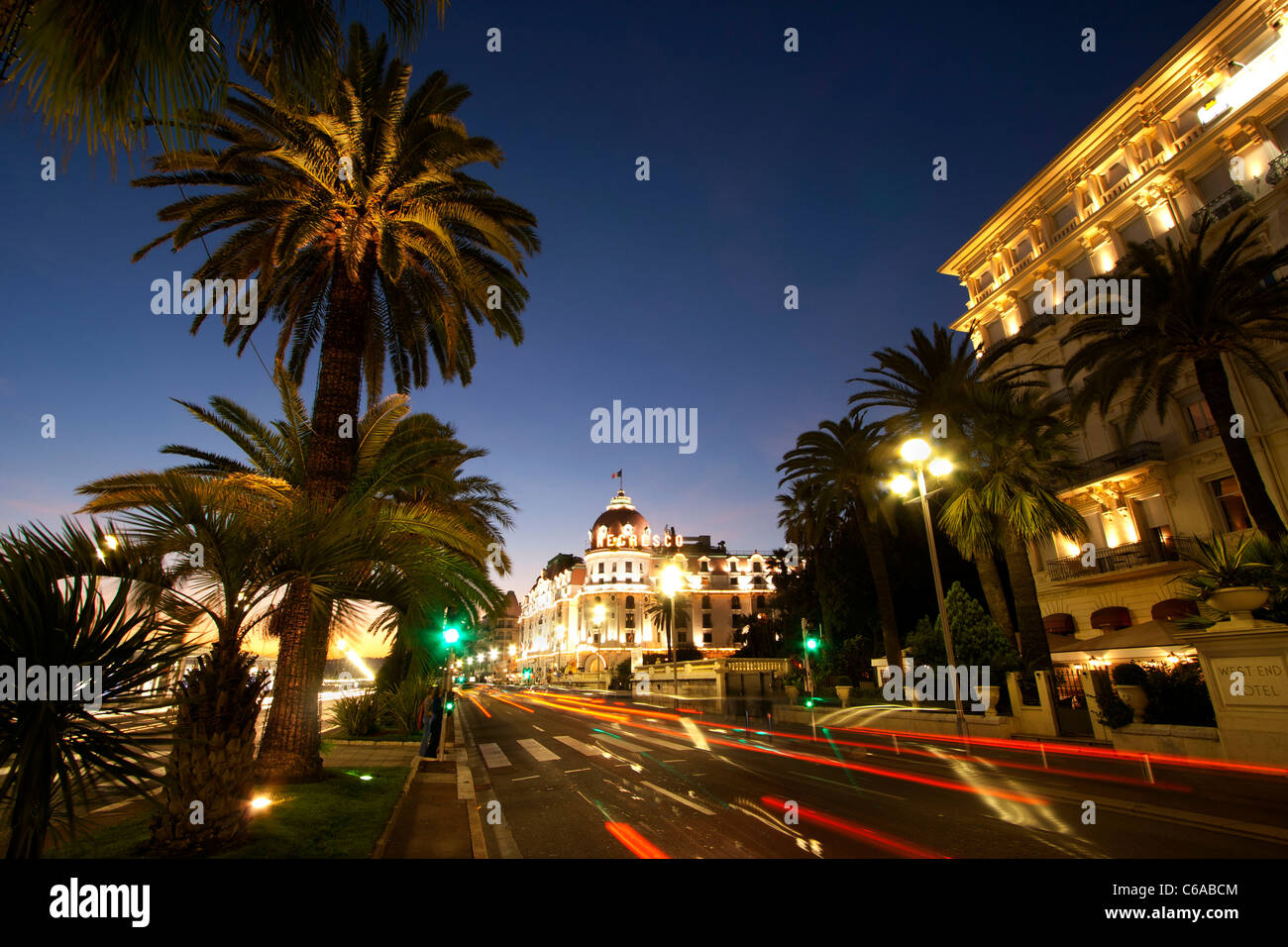 Francia, Nizza Promenade des Anglais, l'Hotel Negresco di notte Foto Stock