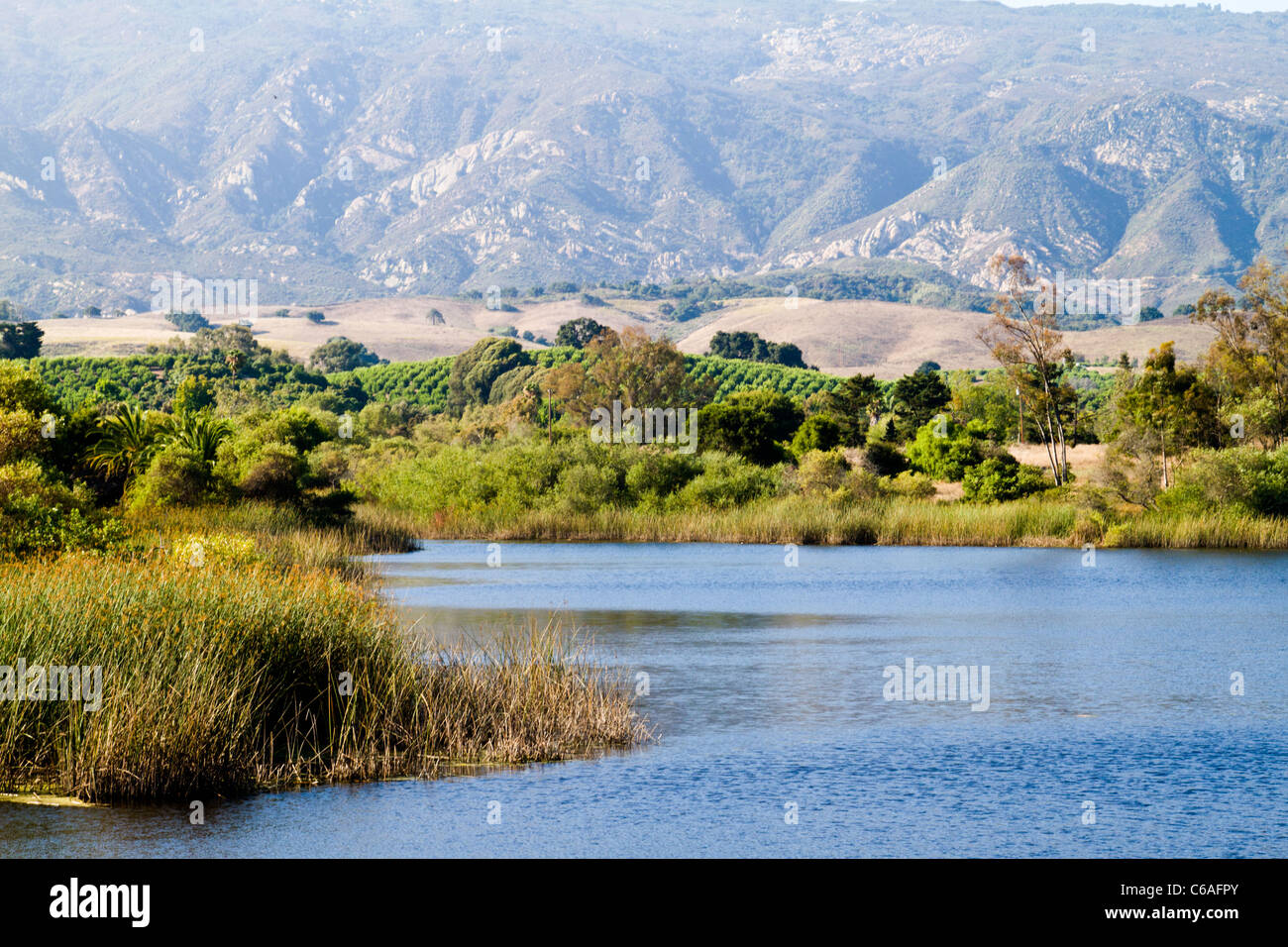 Vista sul lago di Carneros in Goleta vicino a Santa Barbara in California Foto Stock