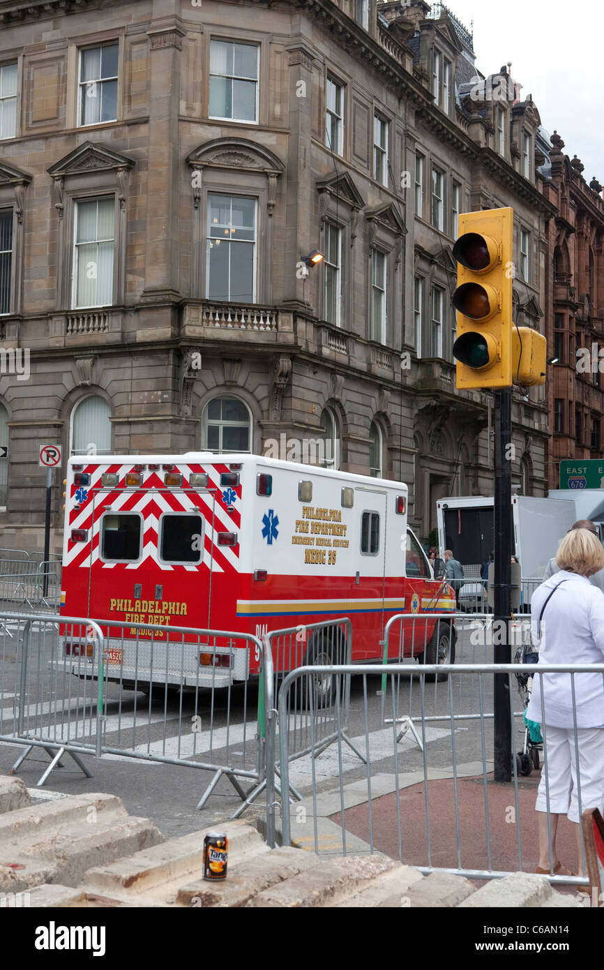 L'ambulanza a George Square, Glasgow. Il set di guerra mondiale Z. Foto Stock