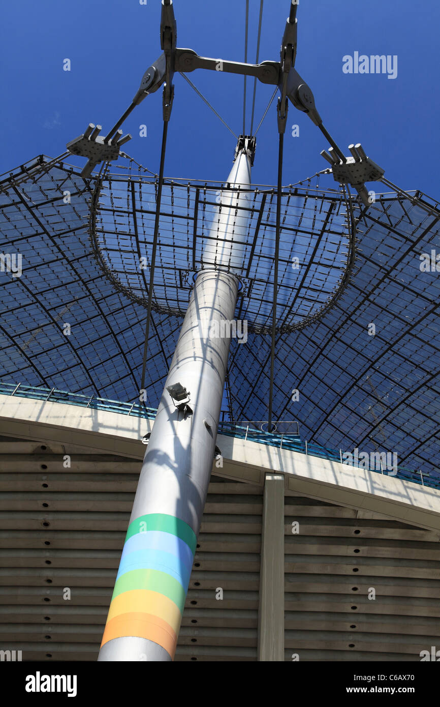 Dettaglio del tetto e il cavalletto principale dello Stadio Olimpico di Monaco di Baviera, Germania. Foto Stock