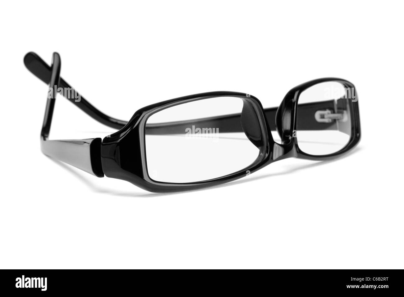 Elegante telaio in plastica nera occhiali su sfondo bianco Foto Stock