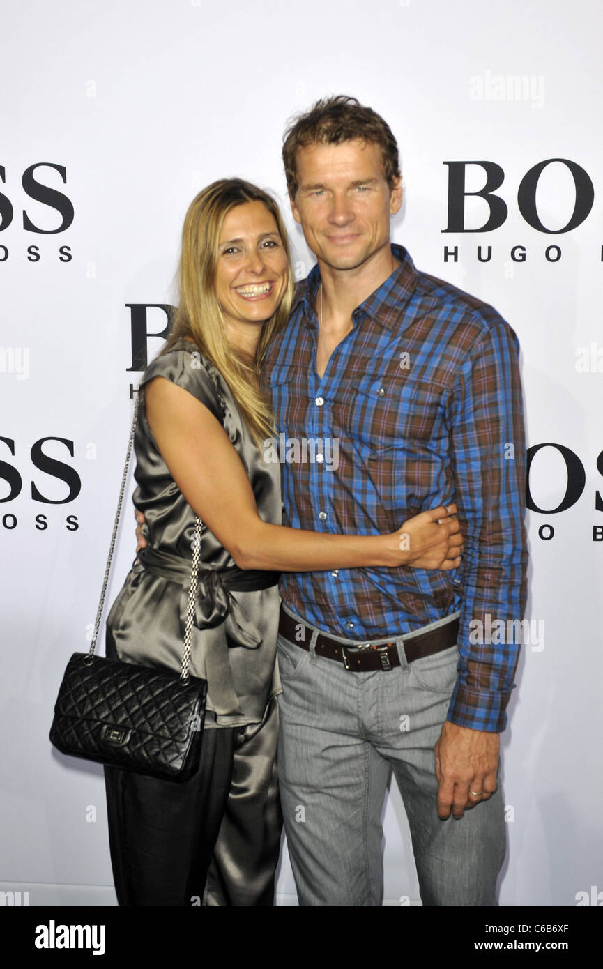 Conny Lehmann e Jens LEHMANN di arrivare al Boss Black fashion show durante la Mercedes Benz Fashion Week Berlin molla Foto Stock