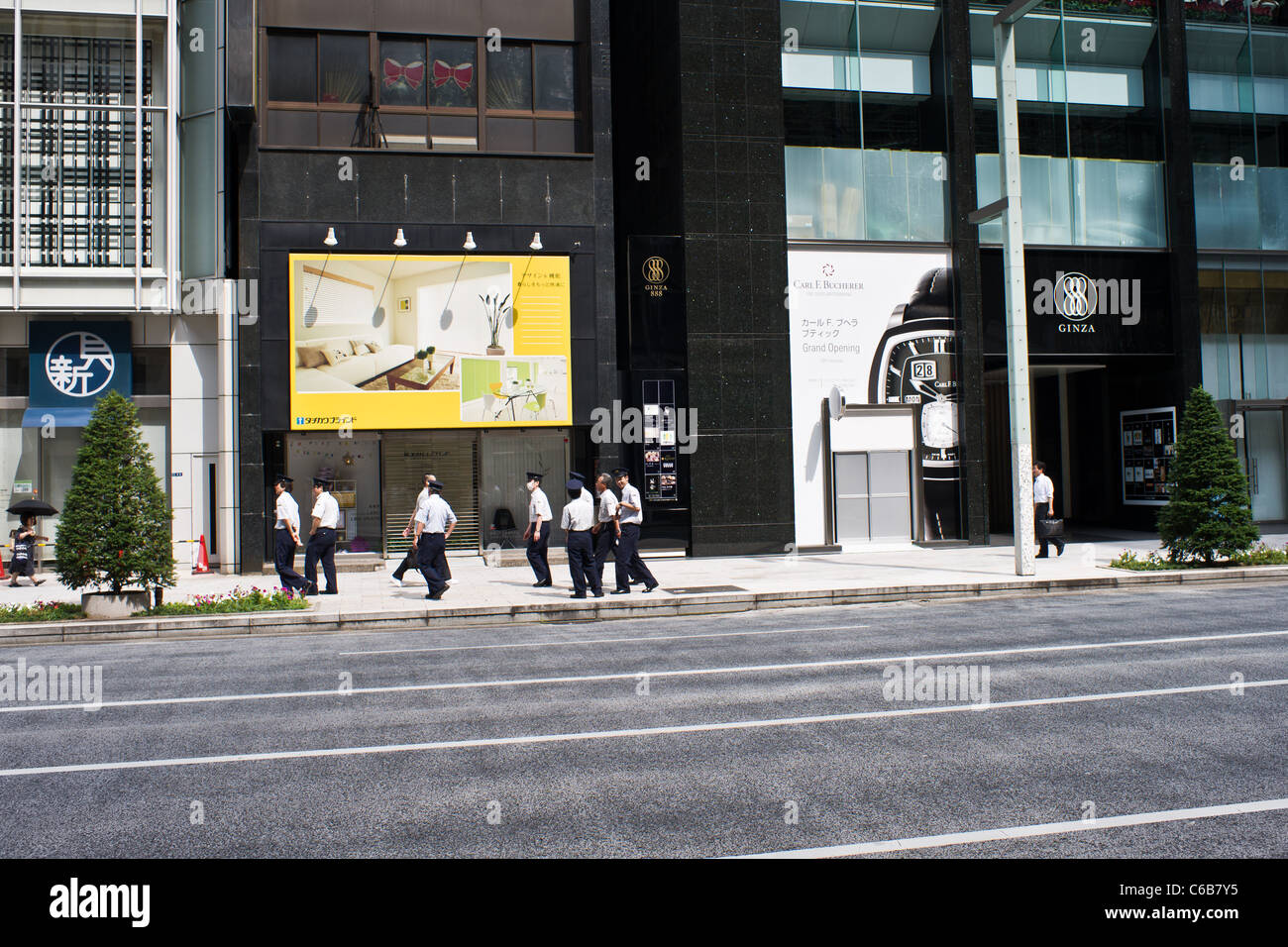 Passeggiate in Ginza, Harumi-Dori, Tokyo Foto Stock