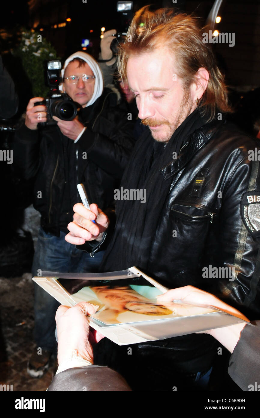 Rhys Ifans al di fuori del Hotel de Roma durante il sessantesimo Festival Internazionale del Cinema di Berlino (Berlinale). Berlino, Germania - Foto Stock