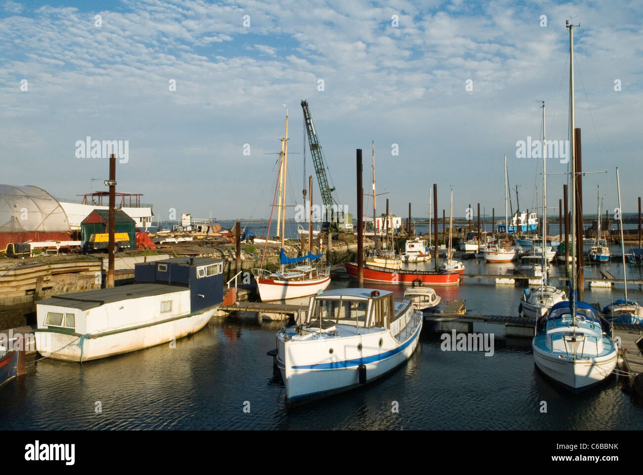 Hoo St Werburgh, Kent anni '2010 Regno Unito. Estuario di Marina River Medway. Inghilterra 2011 HOMER SYKES Foto Stock