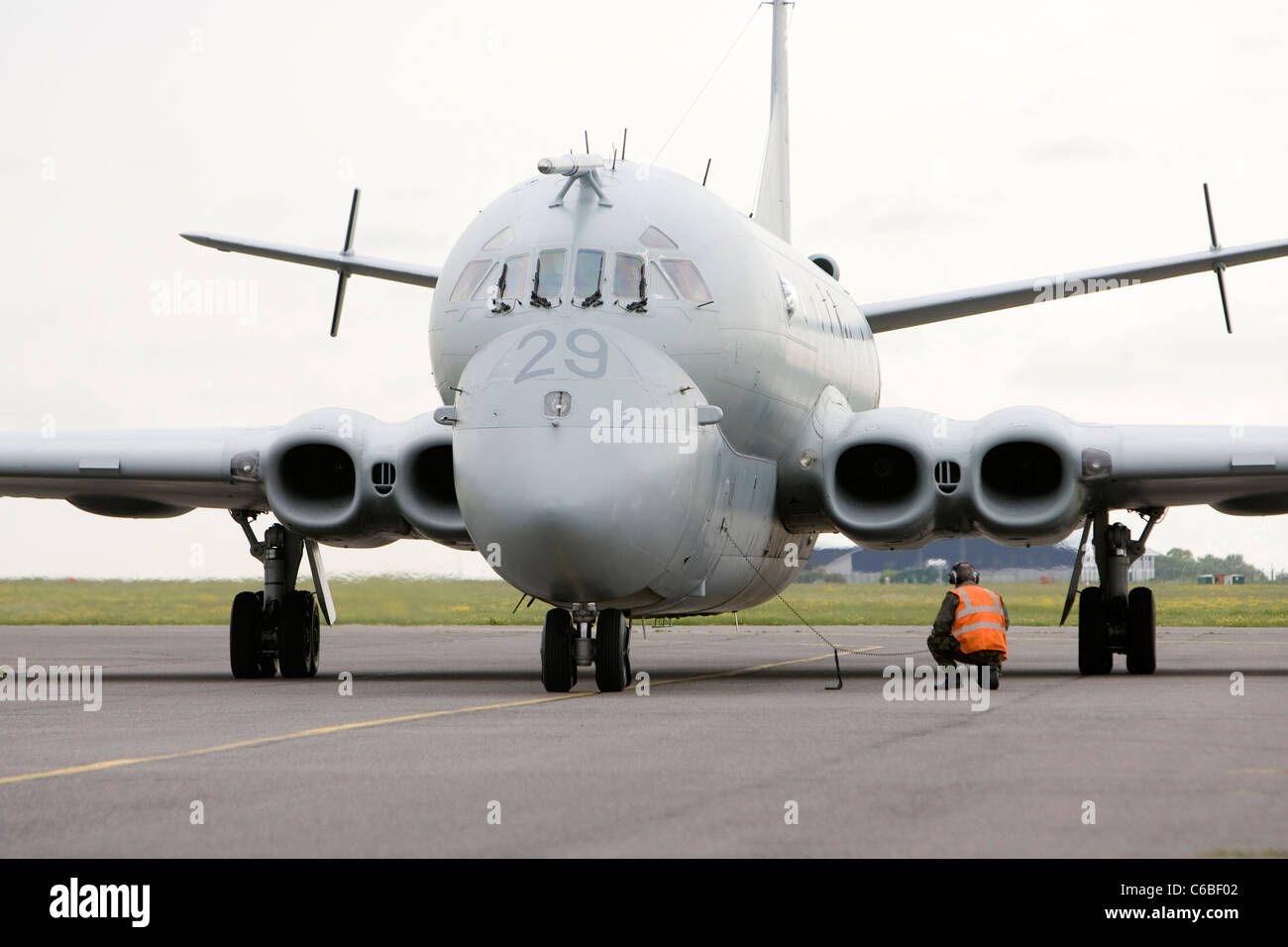 Ultimo mai RAF Nimrod volo addio emotivo al "cacciatore "grandi" a Kent Aeroporto Internazionale di Maggio 2010 Foto Stock