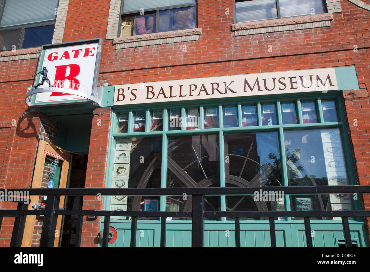 Denver, Colorado - B Ballpark Museum, un piccolo museo vicino a Coors field che contiene cimeli da tutte le grandi squadre del campionato. Foto Stock