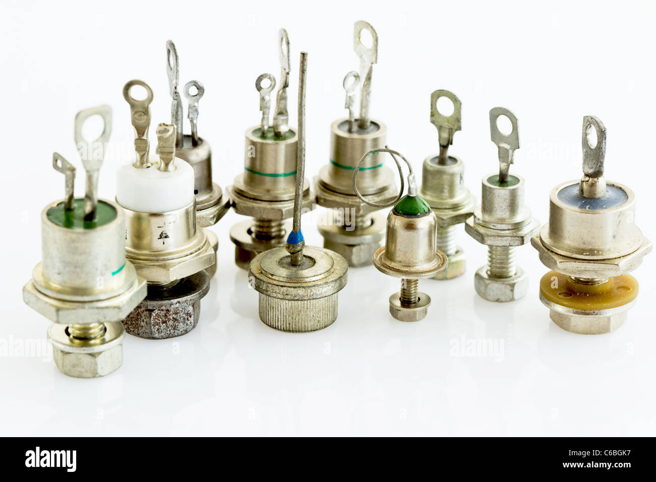 Vari potenti tiristori e diodi per maggiori tensioni e correnti Foto Stock