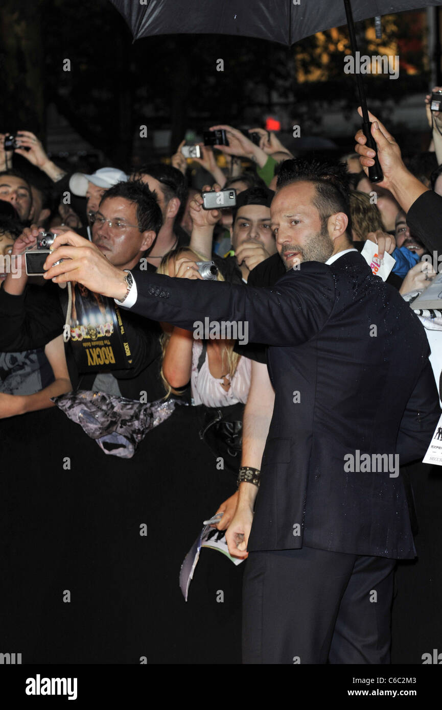 Jason Statham alla premiere di parti soggette a usura in corrispondenza di Astor Film Lounge. Berlino, Germania - 06.08.2010. Foto Stock