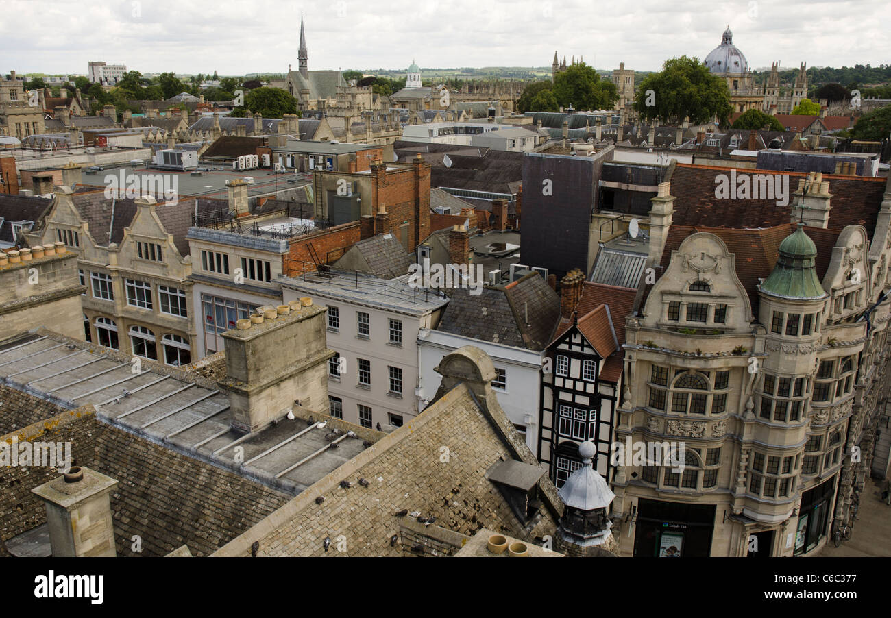 Oxford city centre tetti dalla torre Carfax Foto Stock