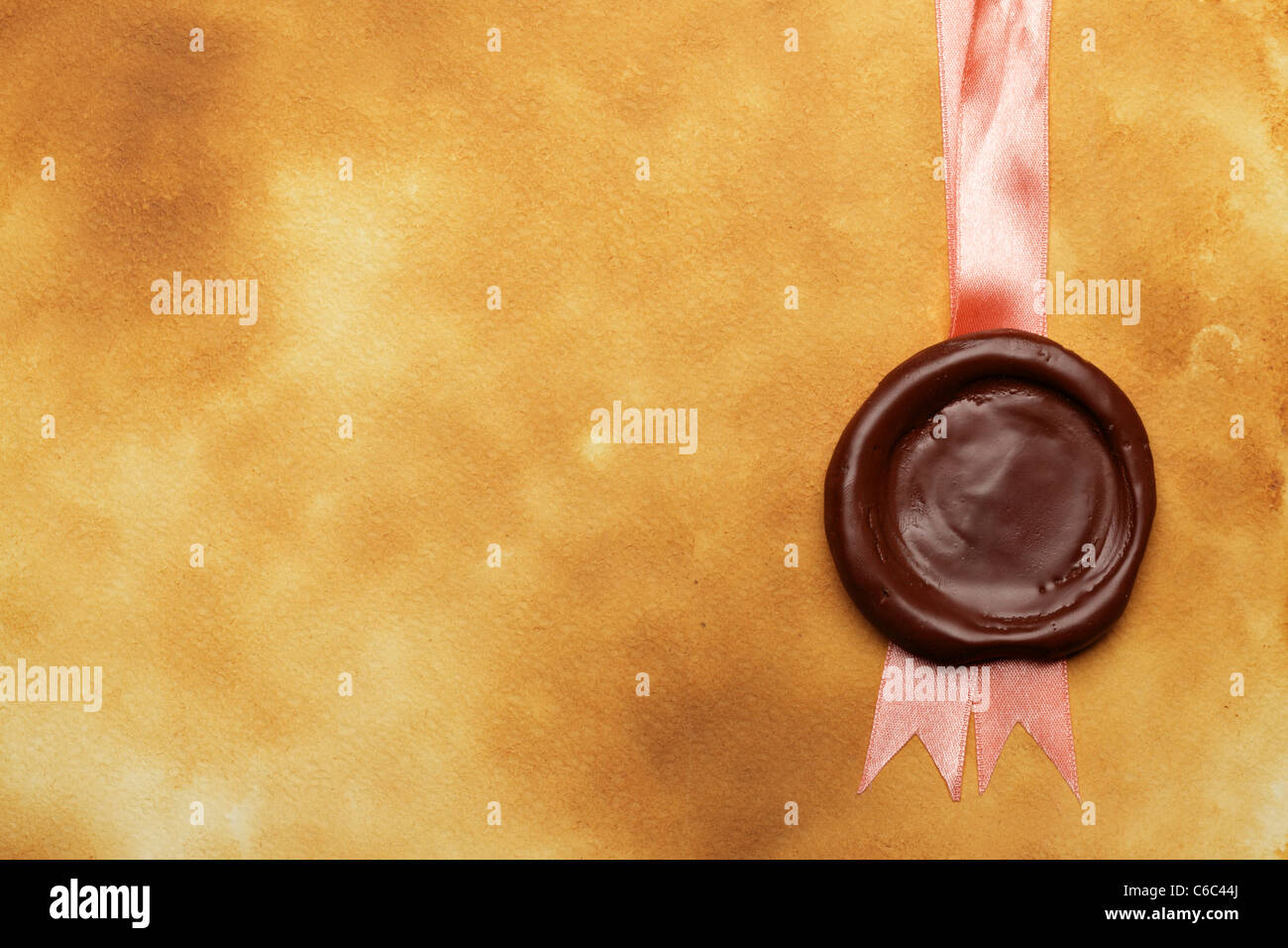 Vecchia carta con sigillo di cera e il nastro di inchiostro Foto Stock