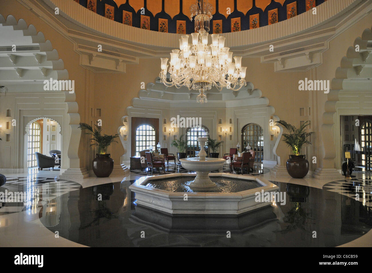 La lobby Udaivilas Udaipur Rajasthan in India Foto Stock