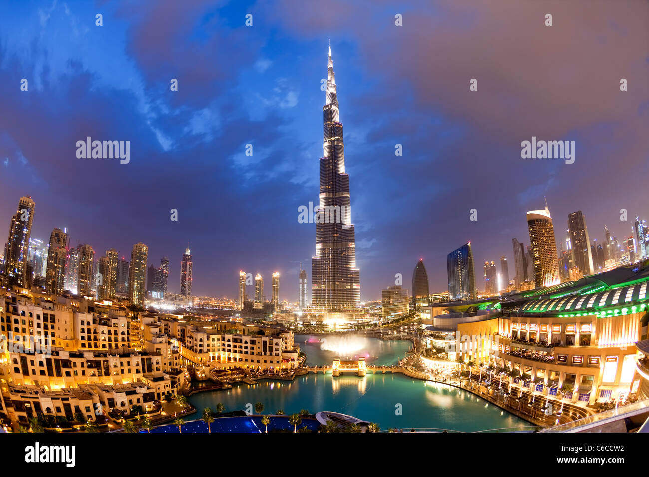 Il Burj Khalifa, completata nel 2010, l'uomo più alto struttura realizzata nel mondo, Dubai, UAE Foto Stock