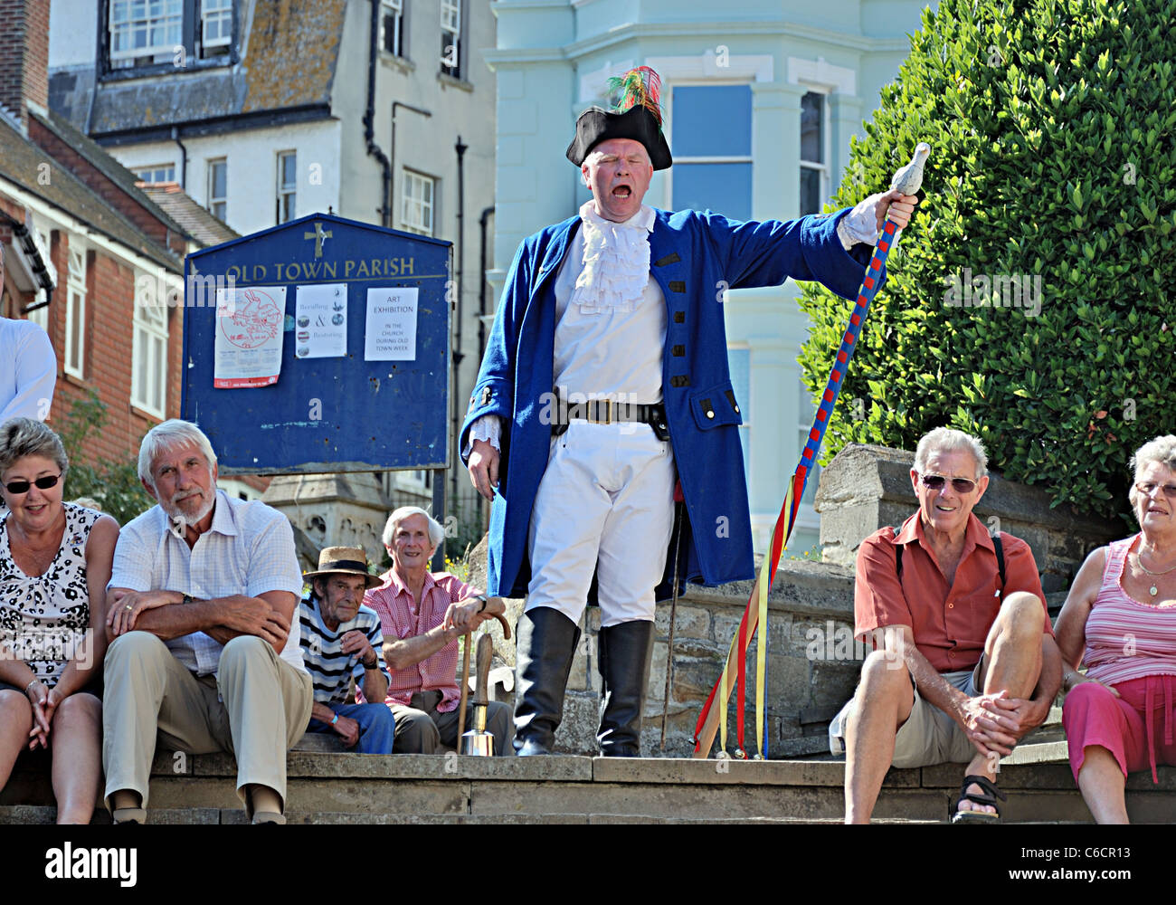 Town Crier a piena voce Foto Stock