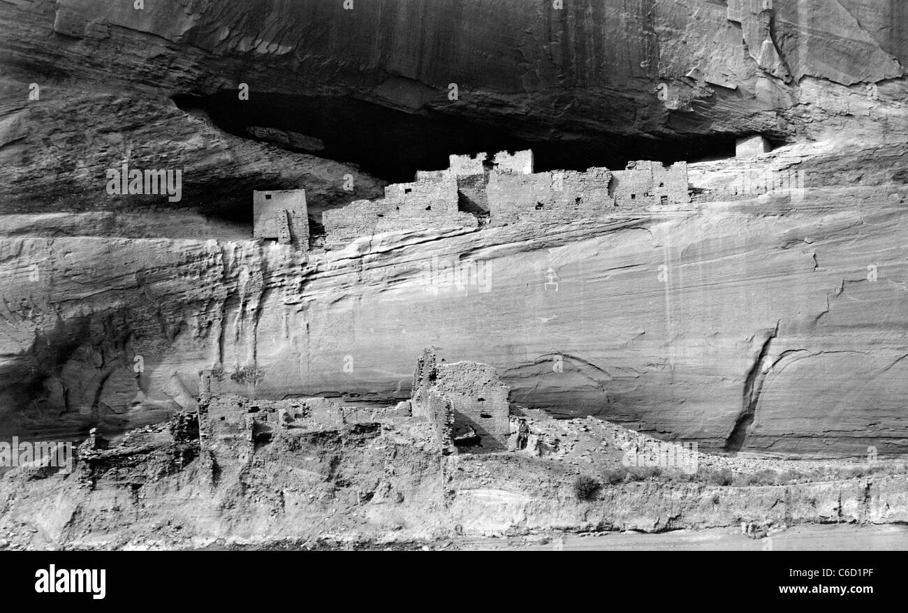 La Casa Bianca, Canyon De Chelly, Arizona Indian Pueblo cliff dwellings, circa 1922 Foto Stock
