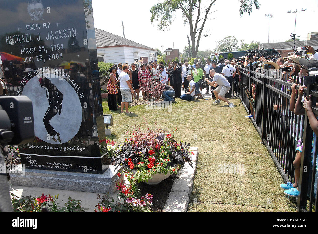 Atmosfera Gary ospita Memorial e la presentazione ufficiale del Michael Jackson monumento Gary, Indiana - 25.06.10 * Katherine Foto Stock