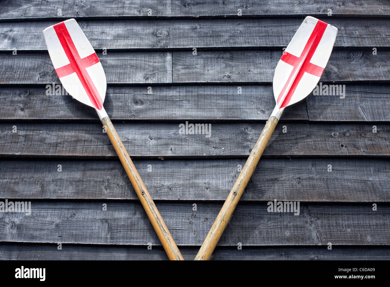 Coppia di canottaggio remi Inghilterra bandiera sul loro Foto Stock
