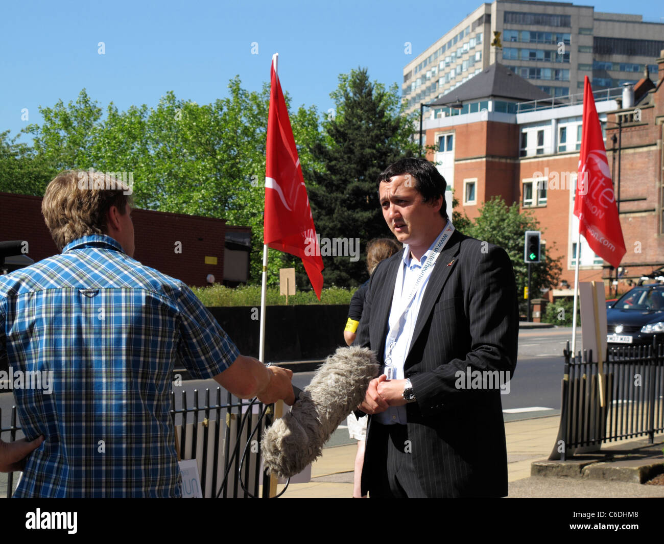 Unison membri del sindacato in sciopero picket dovere al di fuori di Firth Corte Università di Sheffield South Yorkshire Inghilterra Foto Stock