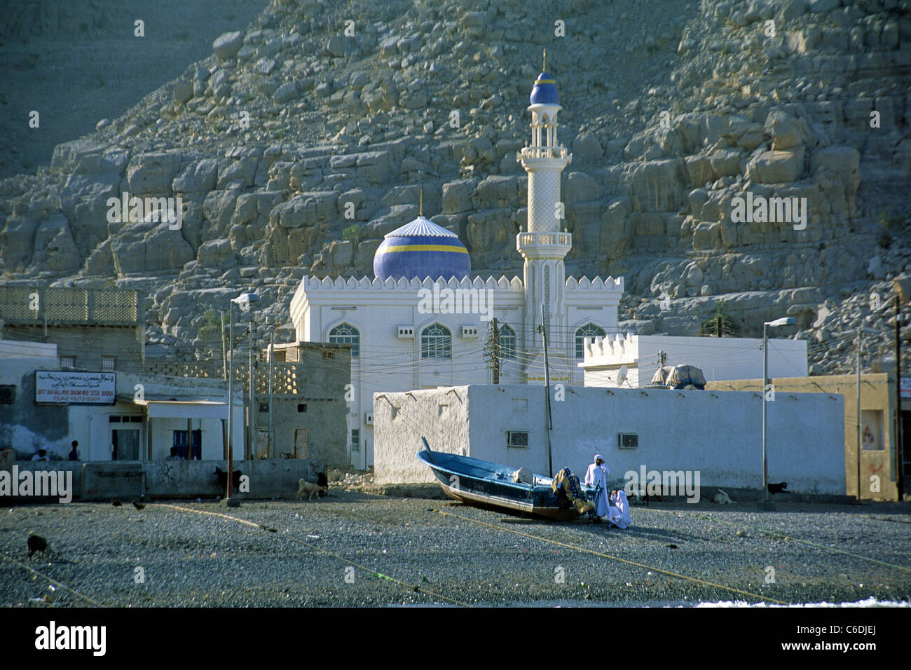 Kumzar, piccolo villaggio di pescatori, isolato, solo raggiungibile wit boat, vicino Khasab, exclave, Musandam, Oman Foto Stock