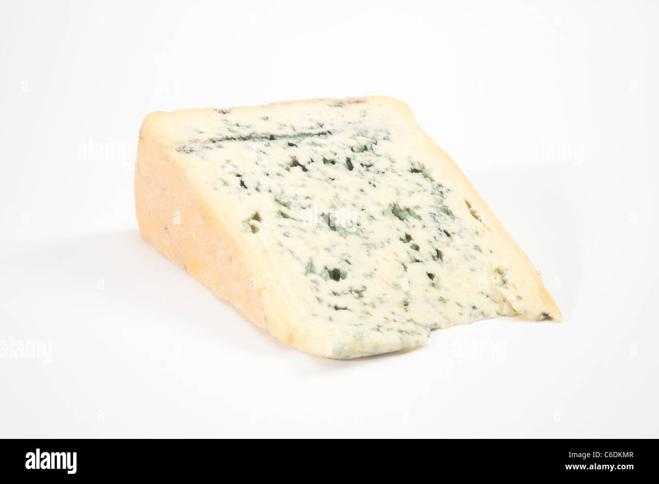 Cuneo di pieno di grasso morbido formaggio blu Foto Stock