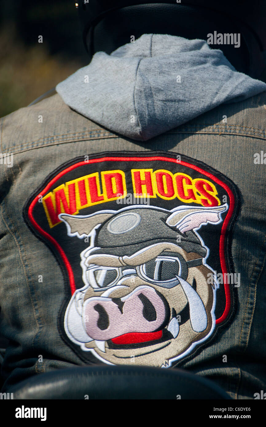 Wild Hogs biker pista logo sul retro del biker giacca North Wales UK 2011 Foto Stock