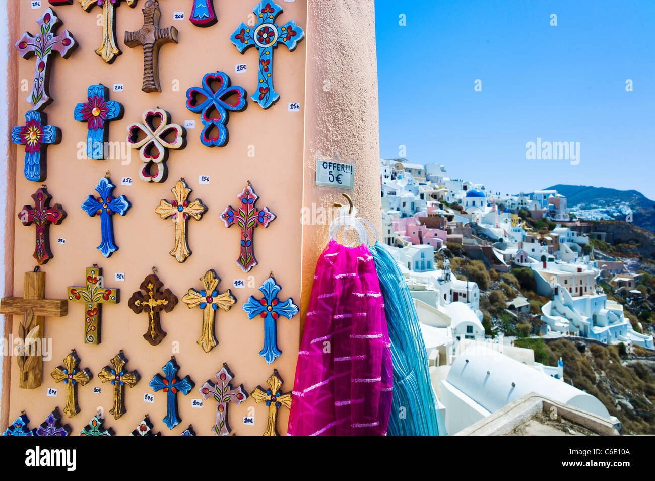 Grecia Cicladi, Santorini, Oia, Negozio di souvenir al di fuori del negozio Foto Stock Grecia Cicladi, Santorini, Oia, Negozio di souvenir al di fuori del negozio Foto Stock