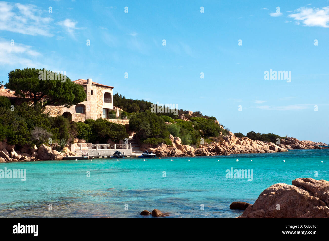 Tratto di mare della costa della Sardegna in Italia Foto Stock