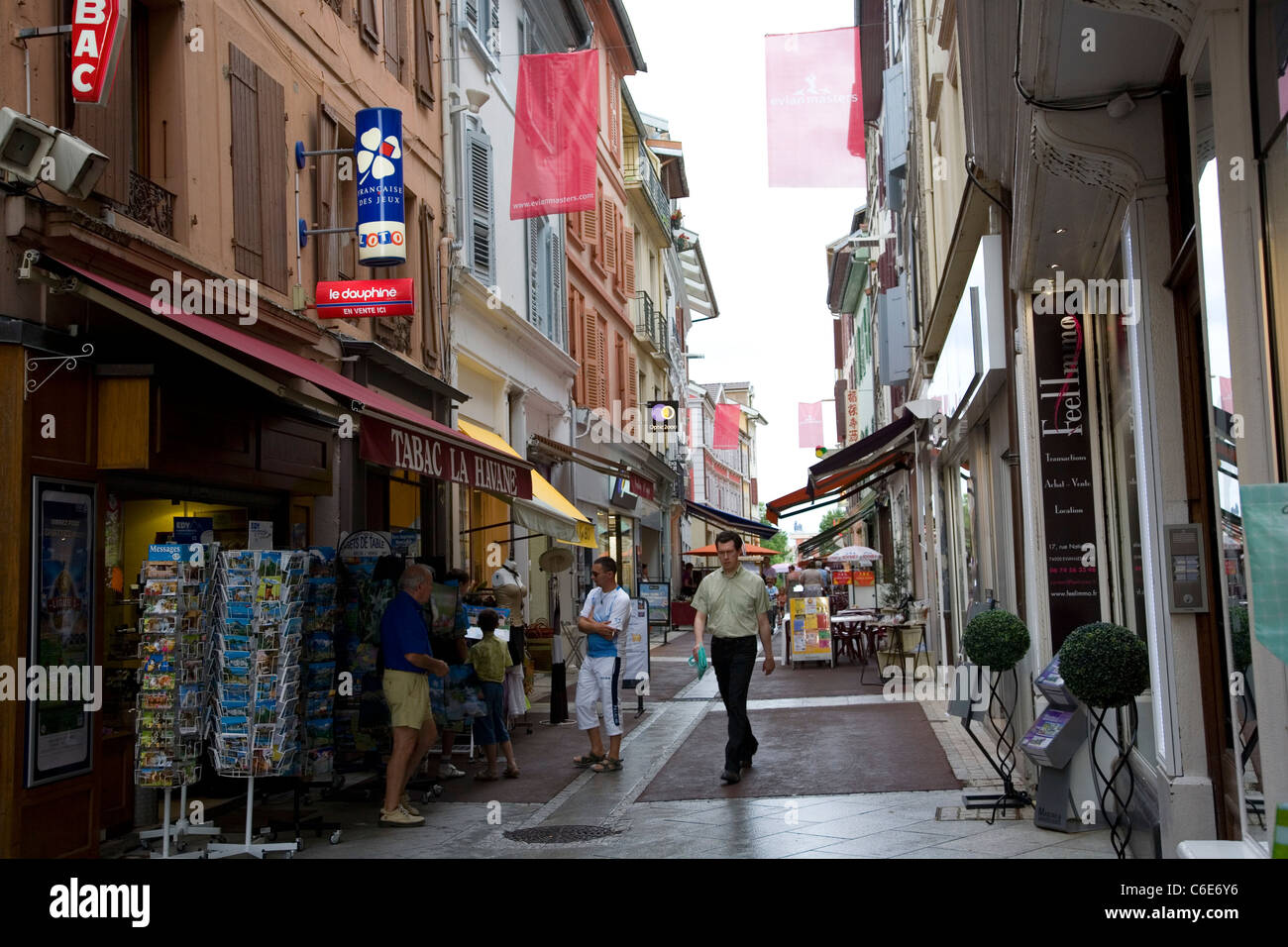 Évian-les-Bains - Rue Nationale Boutique Foto Stock