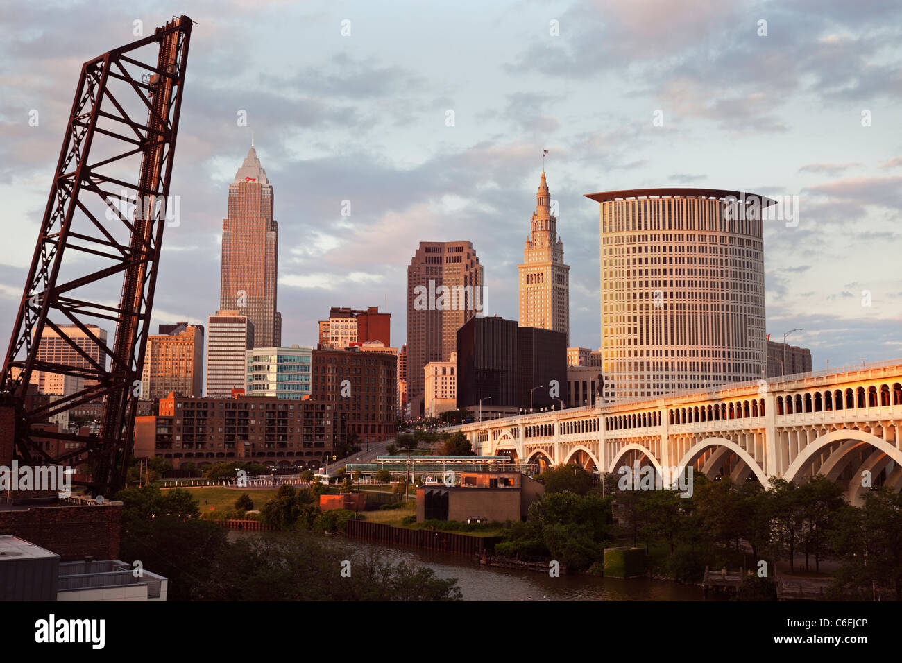 Stati Uniti d'America, Ohio, Cleveland, città al tramonto Foto Stock