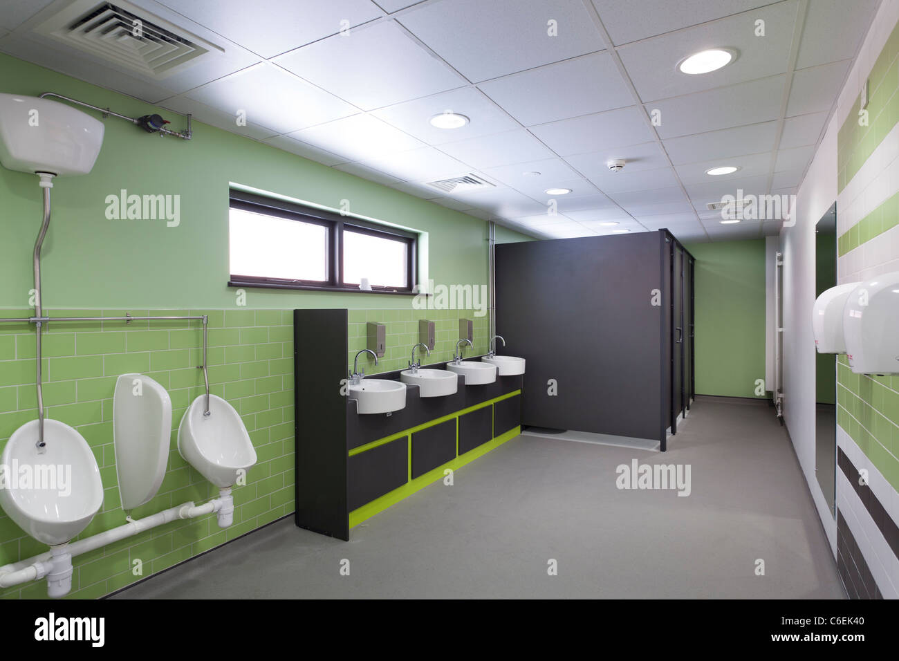 Toilette maschile a cedri Ristorante ristrutturazione Reading University Foto Stock