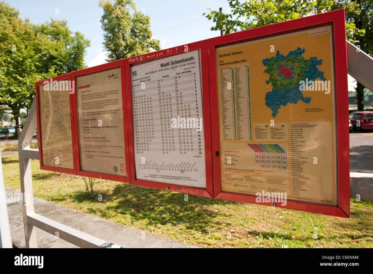 Pubblico di Colonia il Tram Network Sign Mappa Koln Germania Europa Foto Stock