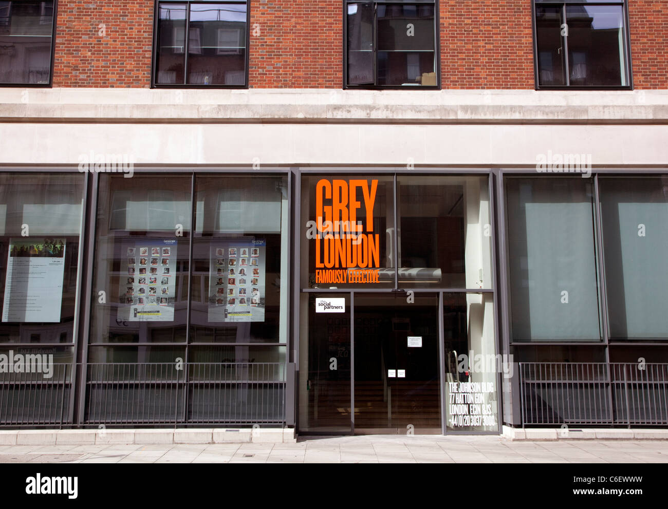 Grigio a Londra, Hatton Garden, Londra - una delle più grandi agenzie di comunicazione nel Regno Unito Foto Stock