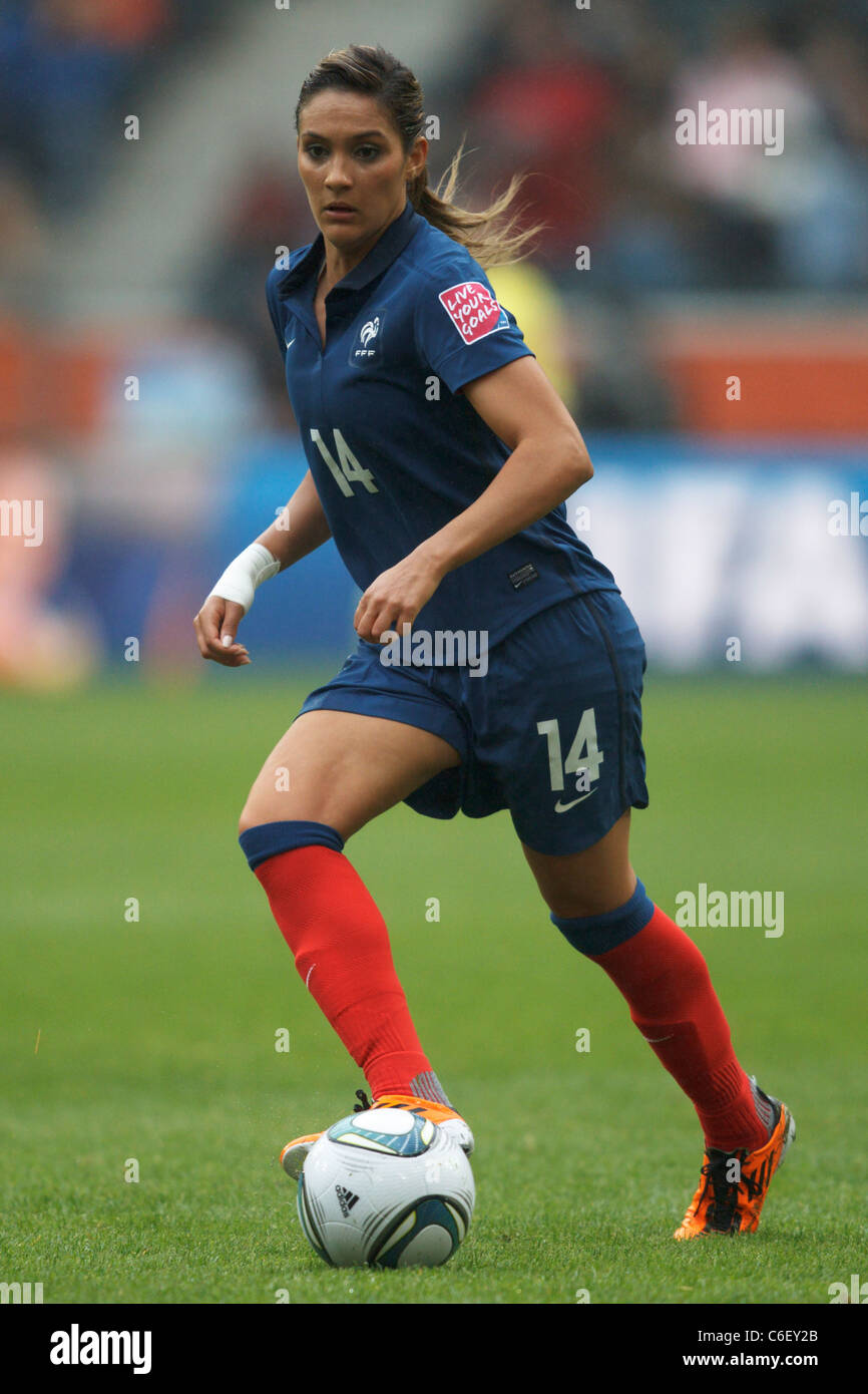 Louisa Necib della Francia in azione durante una FIFA Coppa del Mondo Donne semifinale partita contro gli Stati Uniti Luglio 13, 2011. Foto Stock