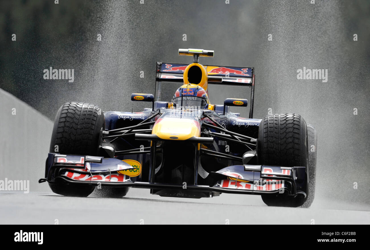 Motorsport, Formel 1, Saison 2011, Grand Prix von Belgien in Spa-Francorchamps ----- Mark Webber (AUS), la Red Bull Racing im Regen Foto Stock