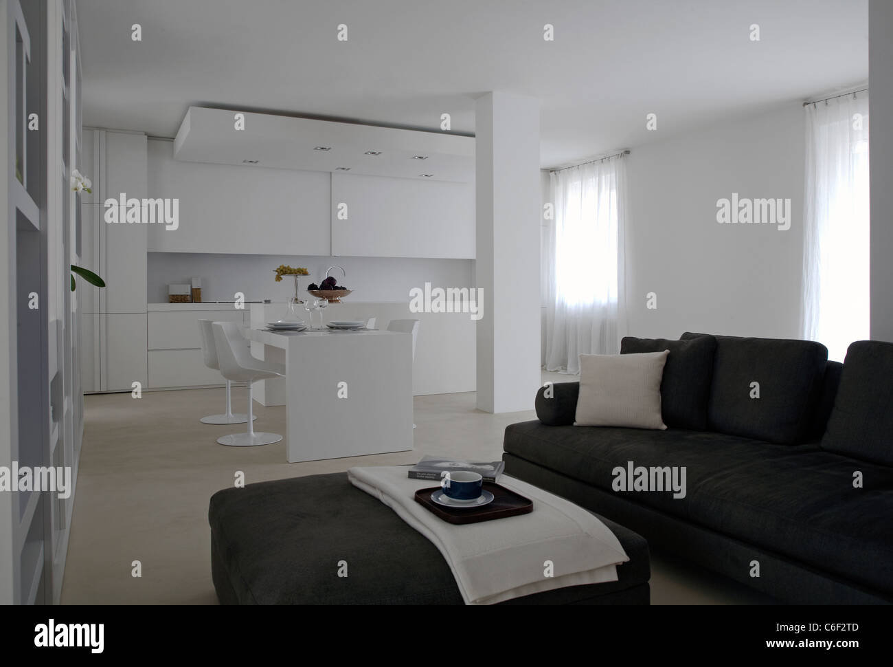 Soggiorno in una casa contemporanea Foto Stock