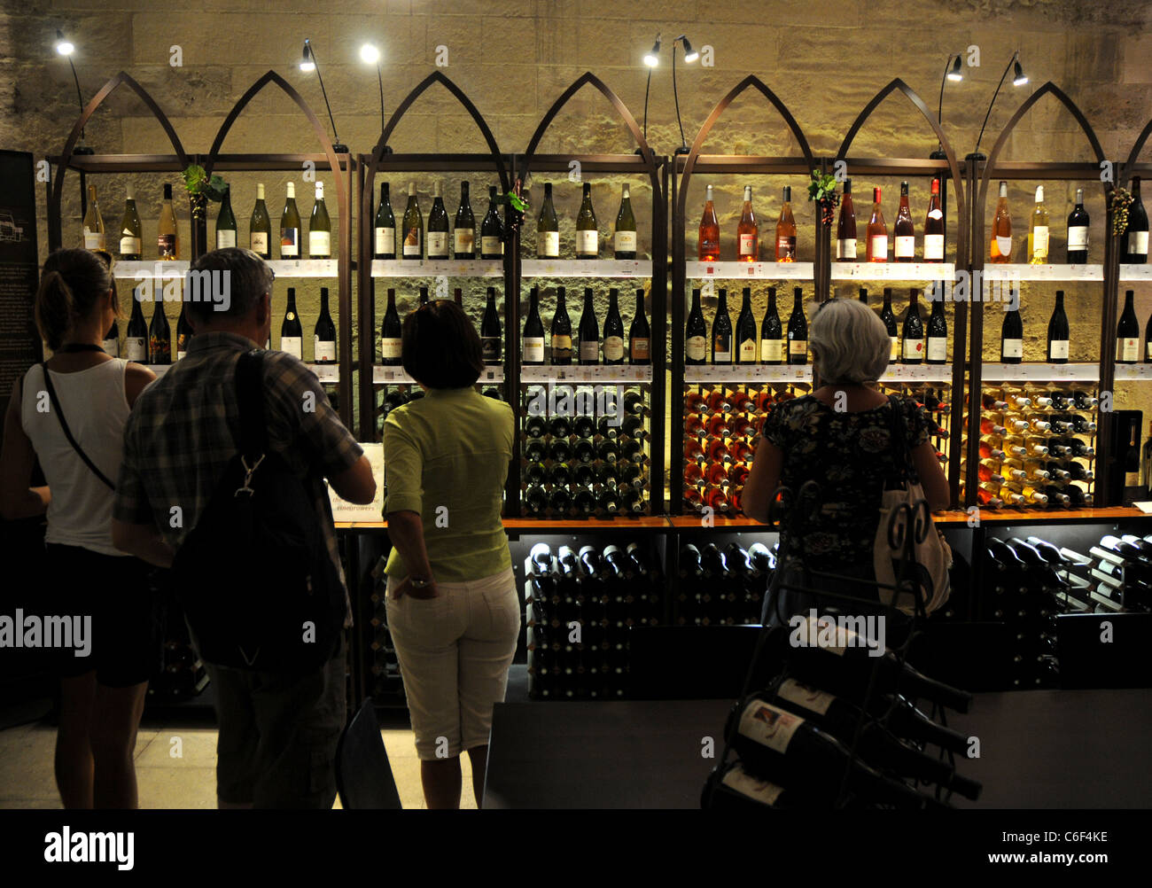 Wine Shop in Avignon, Francia Foto Stock