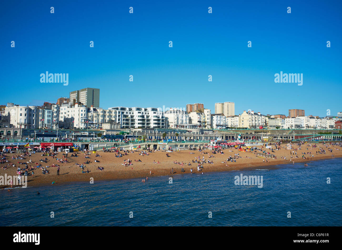 Affollata Spiaggia Brighton Regno Unito Foto Stock