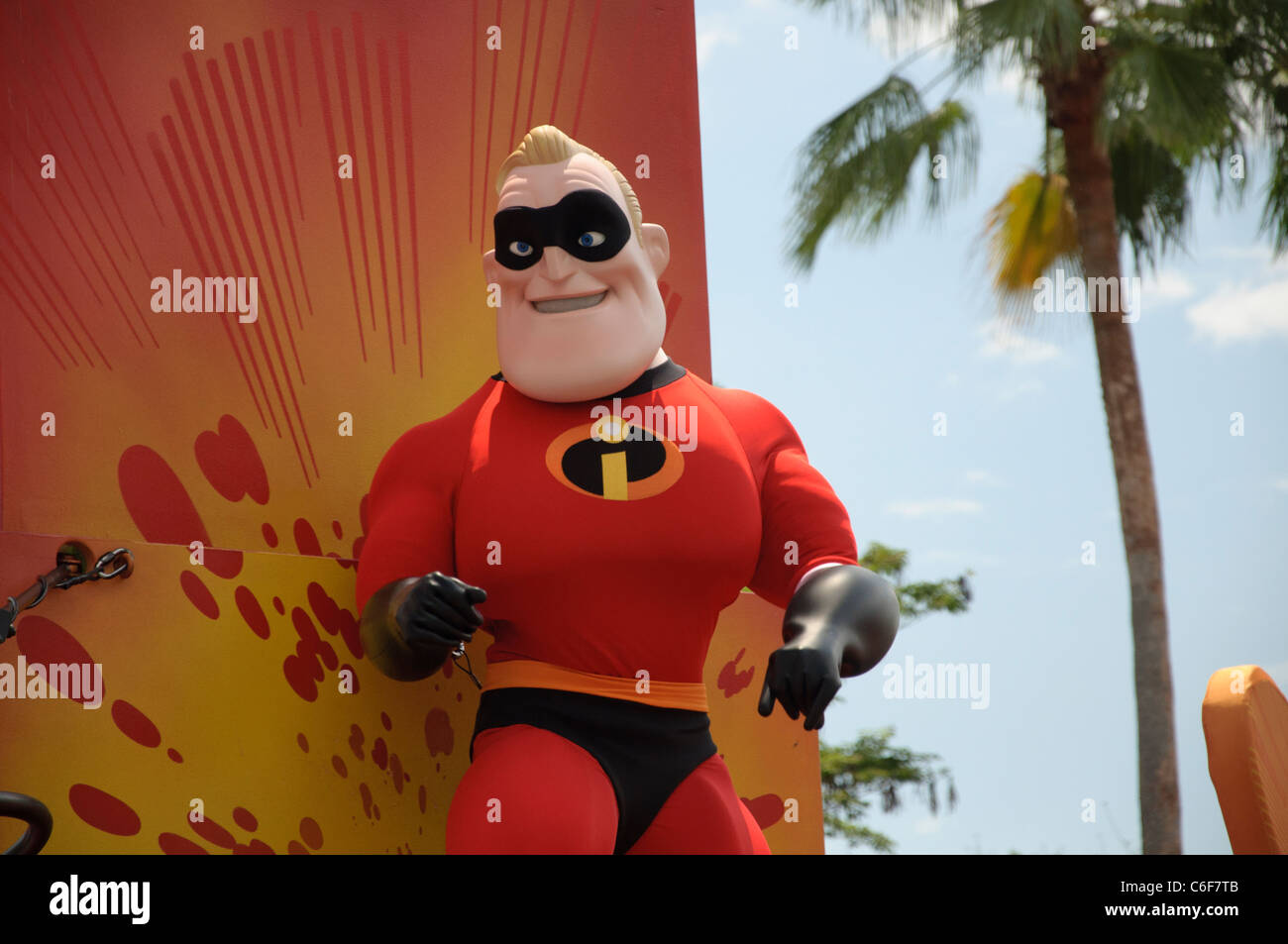 Mr Incredibile il Walt Disney World Resort pixar pals conto alla rovescia per la parata di divertimento studios di Hollywood Foto Stock