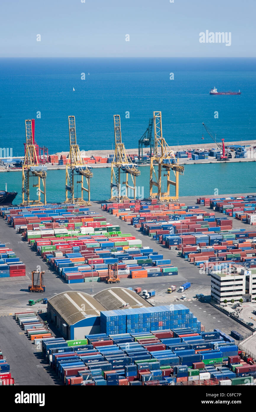 Banchina di carico presso il porto di Barcellona Foto Stock