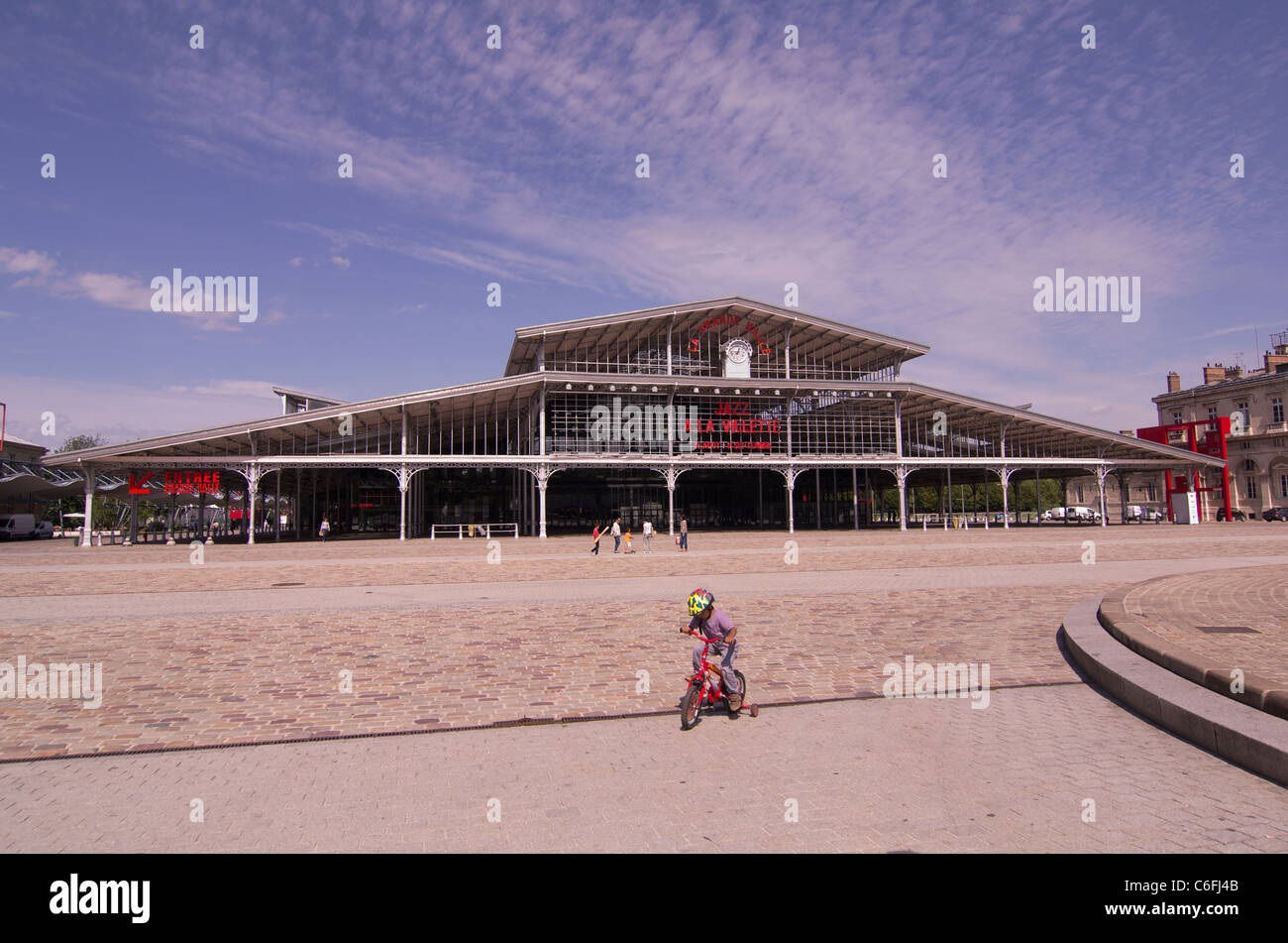Grande Halle de la Villette a Parigi, un grande centro espositivo originariamente la Halle aux Boeufs Foto Stock