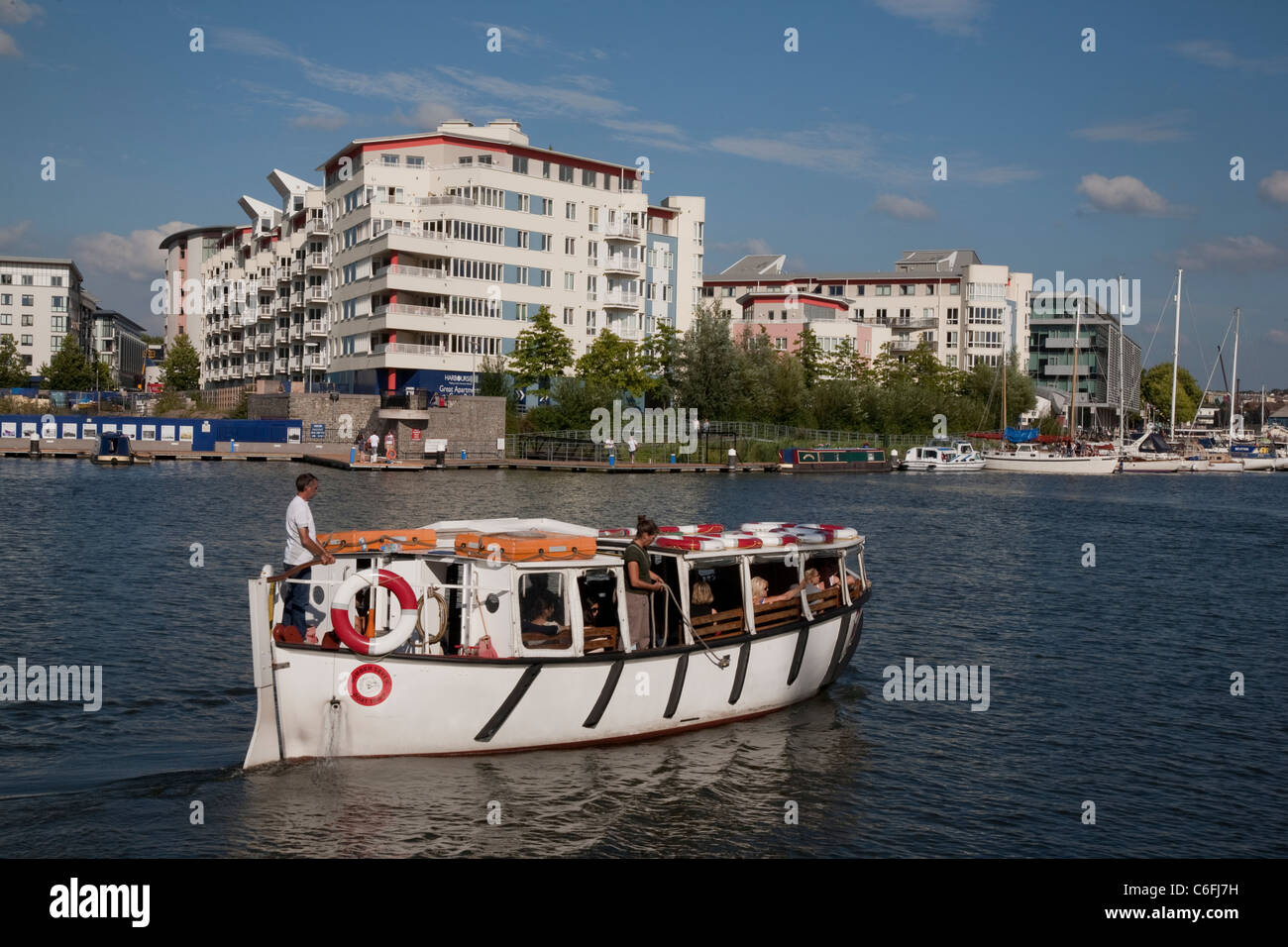 Barca sul City Docks, Bristol, Inghilterra, Regno Unito Foto Stock