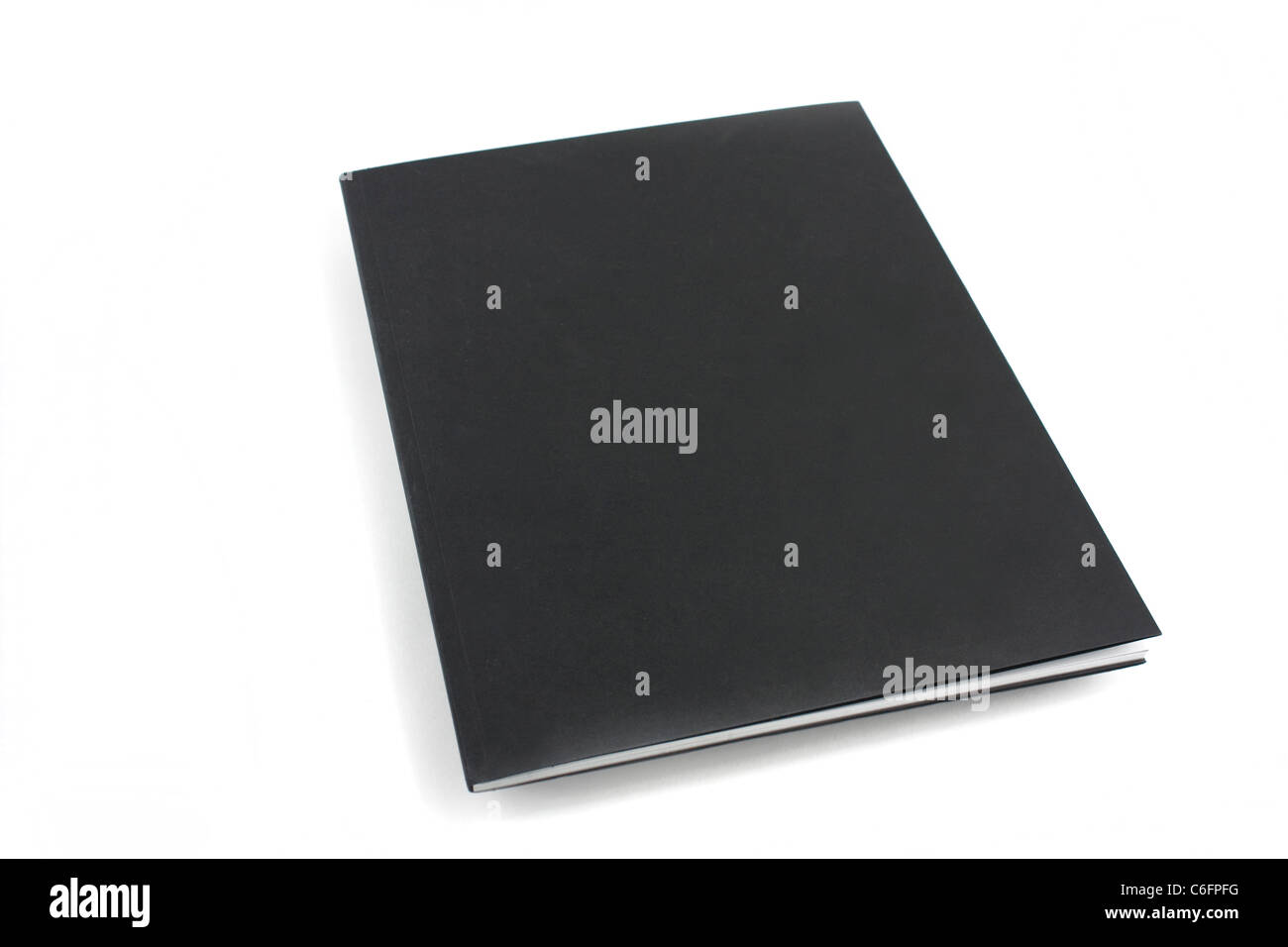 Isolato brochure nero in corrispondenza di un angolo studio shot Foto Stock