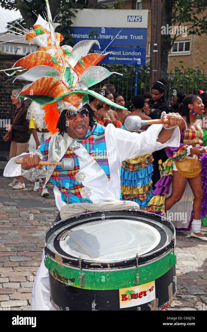 Reveller al carnevale di Notting Hill 2011, Londra, Inghilterra Foto Stock