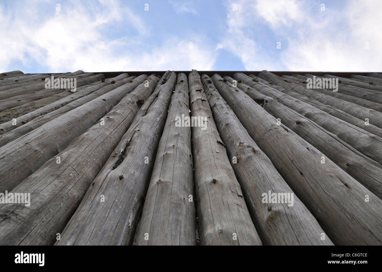 Molto alto di fortezza di protezione parete in legno Foto Stock