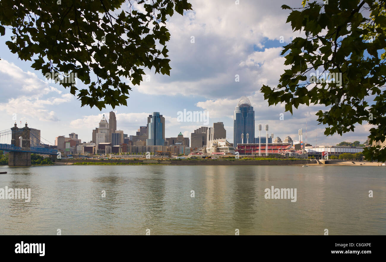 Cincinnati in Ohio attraverso il fiume Ohio Foto Stock