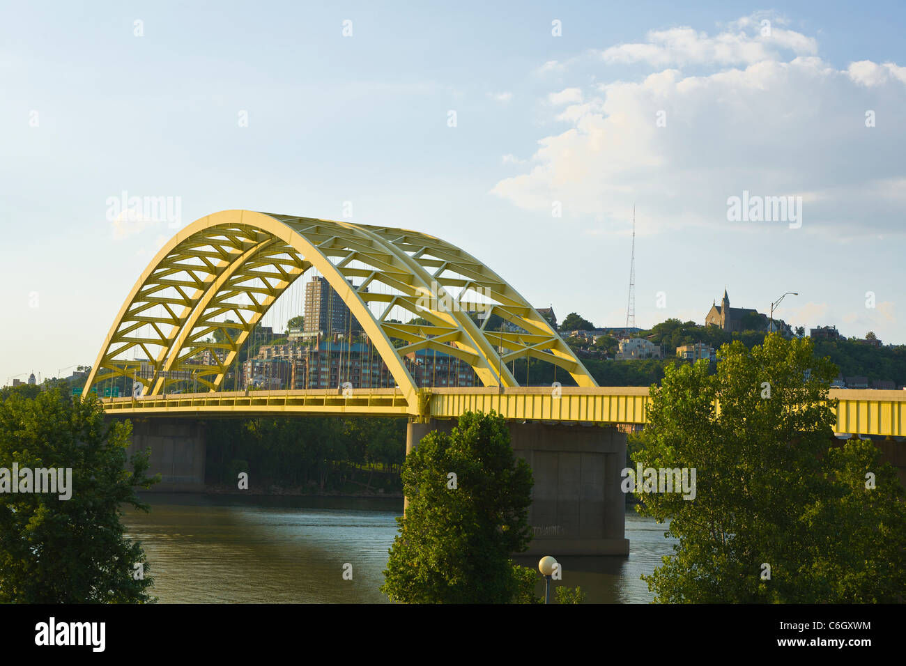 Daniel Carter Beard Route 471 ponte che attraversa il fiume Ohio in Cincinnati in Ohio anche noto come il Big Mac Bridge Foto Stock